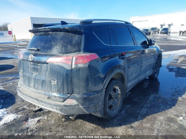 12542802 :رقم المزاد ، 2T3RFREV3HW639799 vin ، 2017 Toyota Rav4 Xle مزاد بيع
