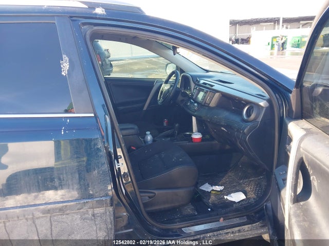 12542802 :رقم المزاد ، 2T3RFREV3HW639799 vin ، 2017 Toyota Rav4 Xle مزاد بيع