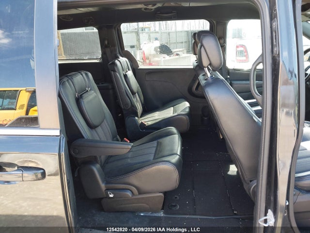 2C4RC1HG4FR519329 Chrysler Town &amp; Country S