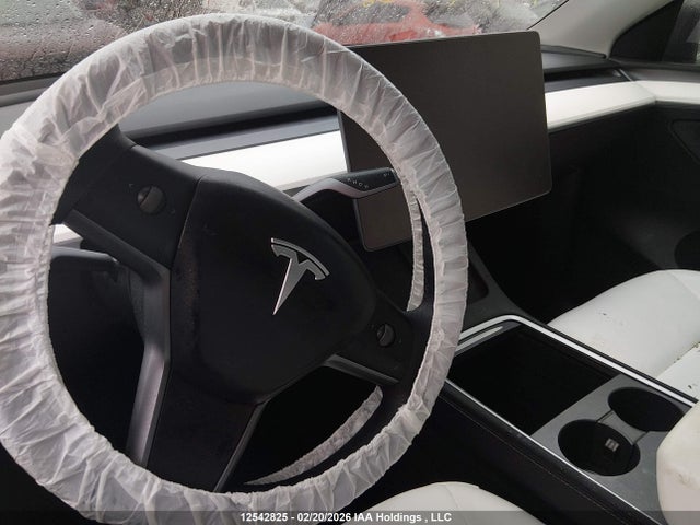 LRWYGDEE4PC103972 Tesla Model Y Long Range