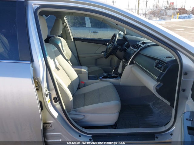 12542859 :رقم المزاد ، 4T1BD1FKXEU106592 vin ، 2014 Toyota Camry مزاد بيع