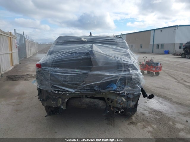 5TDLZRBH8NS199233 Toyota Highlander