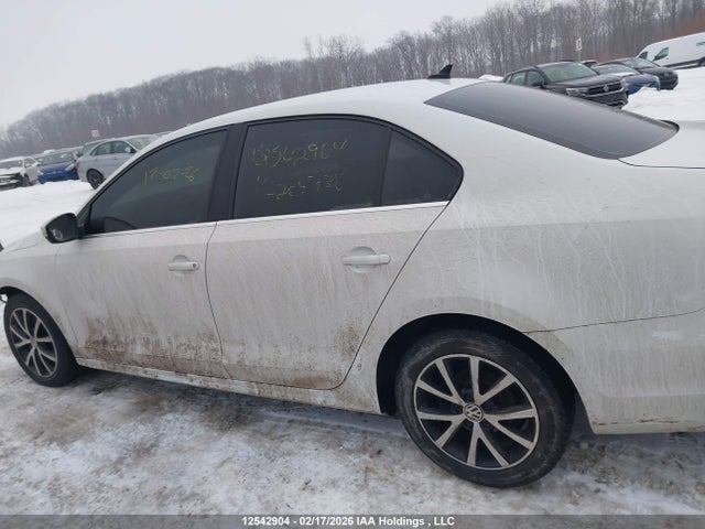 3VWD07AJ2FM204738 Volkswagen Jetta