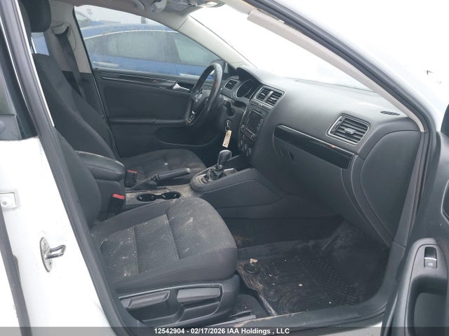 3VWD07AJ2FM204738 Volkswagen Jetta