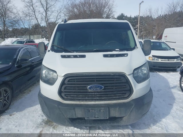 1FTNR1ZM5FKA92601 Ford Transit T-250