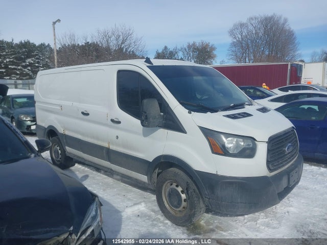 1FTNR1ZM5FKA92601 Ford Transit T-250