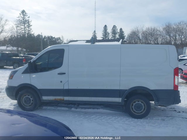 1FTNR1ZM5FKA92601 Ford Transit T-250