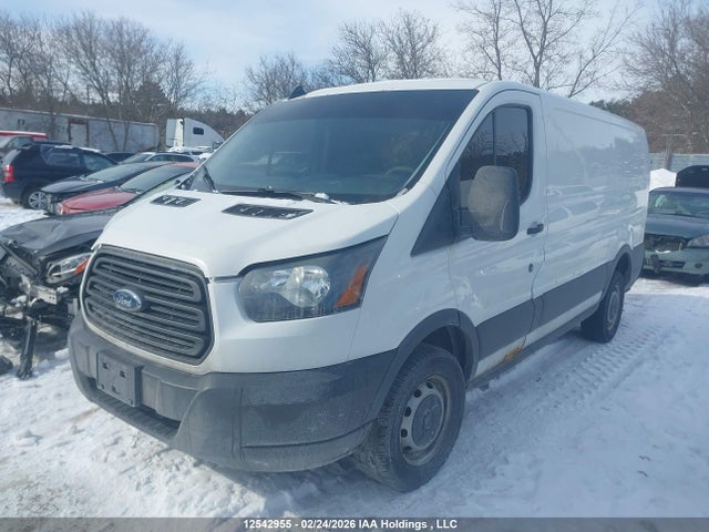 1FTNR1ZM5FKA92601 Ford Transit T-250