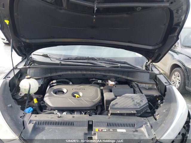 KM8J23A47JU818302 Hyundai TUCSON SE