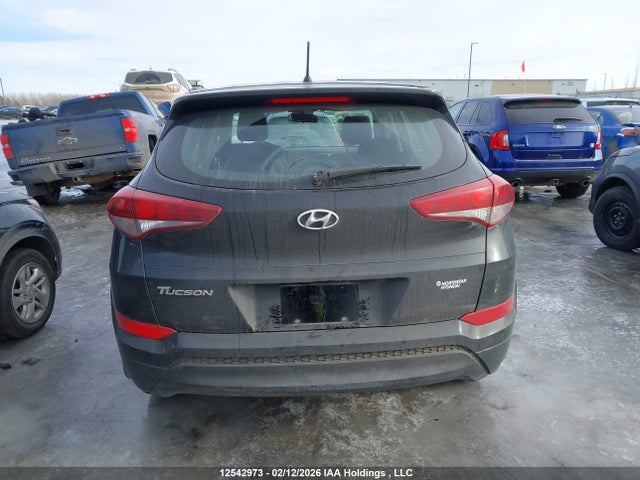 KM8J23A47JU818302 Hyundai TUCSON SE