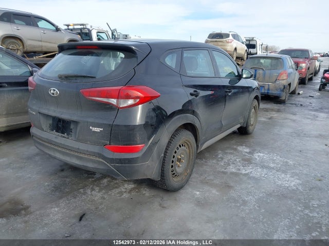 KM8J23A47JU818302 Hyundai TUCSON SE