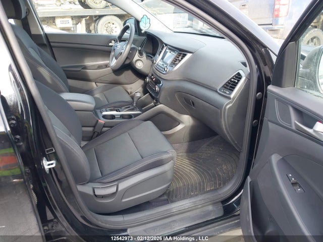 KM8J23A47JU818302 Hyundai TUCSON SE