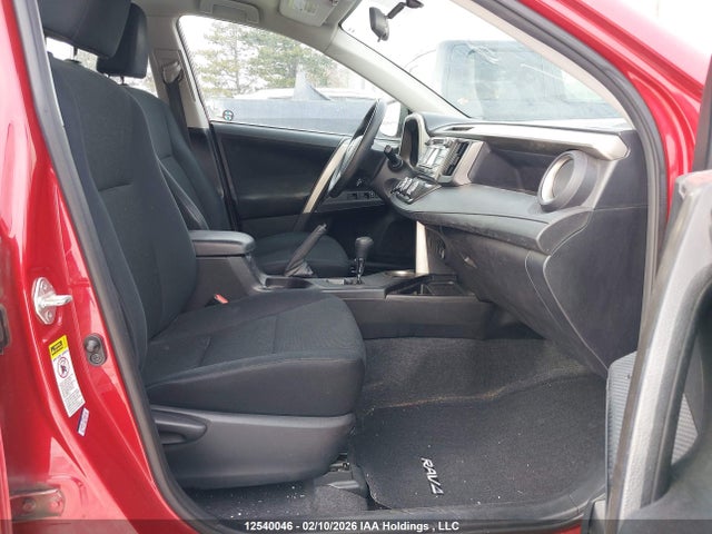 2T3ZFREV5FW162547 Toyota RAV4 LE