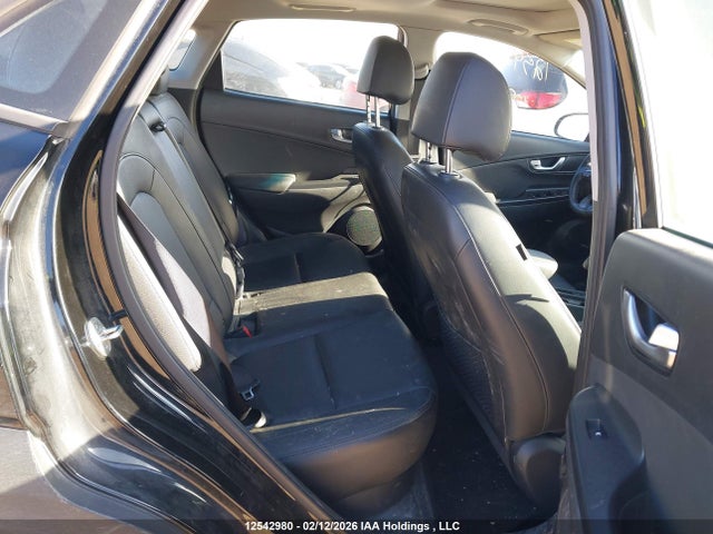 KM8K6CAB0NU873767 Hyundai Kona Preferred Awd With Sun And Leather Package