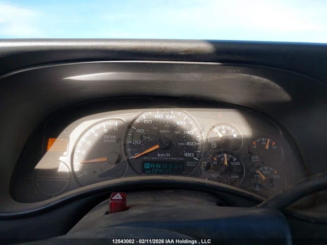 12543002 :رقم المزاد ، 1GTEC19V32Z266354 vin ، 2002 Gmc New Sierra C1500 مزاد بيع