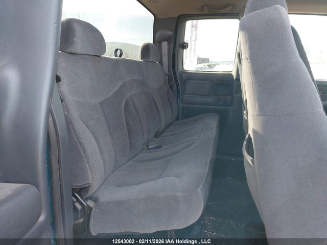 12543002 :رقم المزاد ، 1GTEC19V32Z266354 vin ، 2002 Gmc New Sierra C1500 مزاد بيع