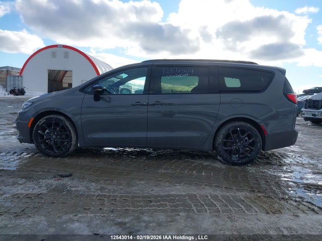 Chrysler Pacifica Limited 2025 2C4RC1GGXSR603697 Image 15