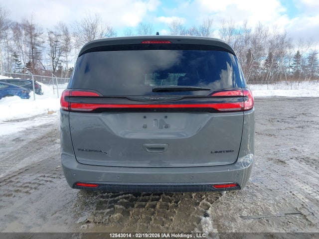 Chrysler Pacifica Limited 2025 2C4RC1GGXSR603697 Image 17