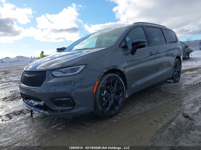 Chrysler Pacifica Limited 2025 2C4RC1GGXSR603697 Image 2