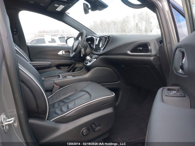 Chrysler Pacifica Limited 2025 2C4RC1GGXSR603697 Image 5