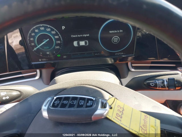 KMHLN4AJ0NU017275 Hyundai Elantra Hybrid Ultimate With Two-tone Interior