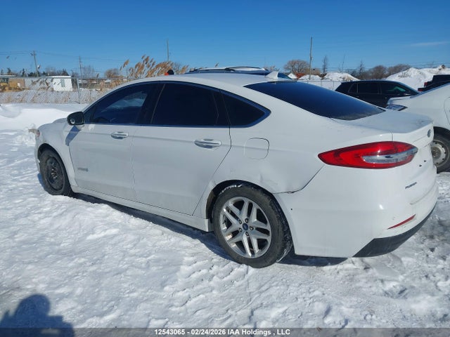 3FA6P0MU7KR155303 Ford Fusion Hybrid Sel