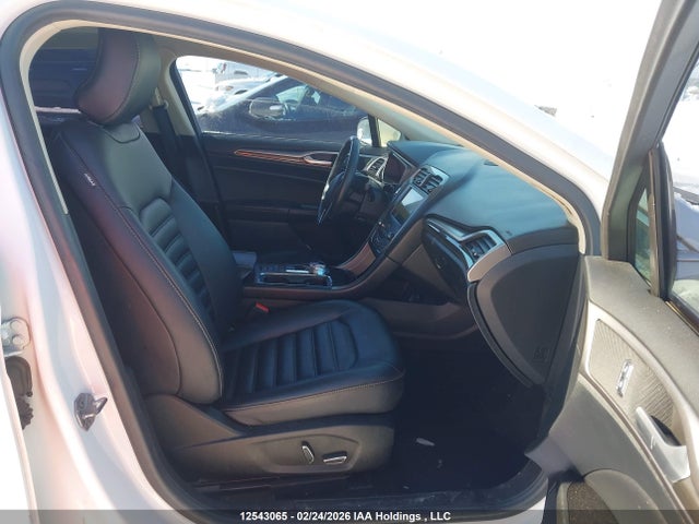 3FA6P0MU7KR155303 Ford Fusion Hybrid Sel