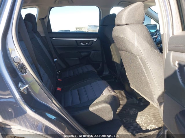 2HKRW2H22JH136772 Honda CR-V LX