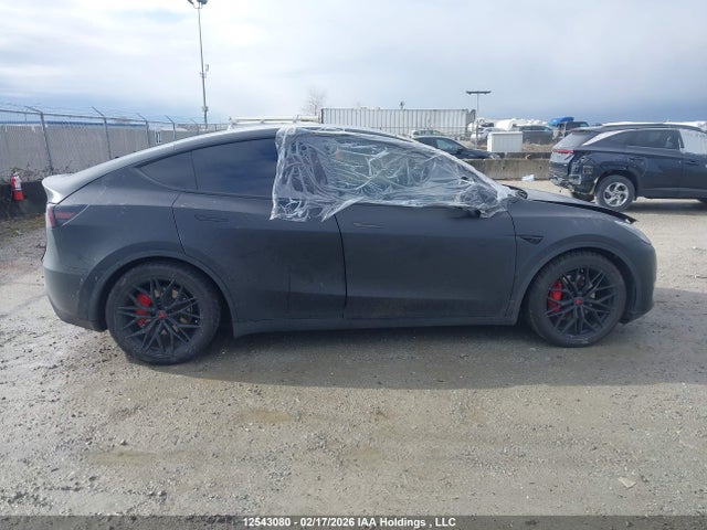 7SAYGDEF0NF329554 Tesla Model Y Performance