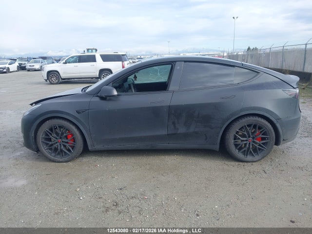 7SAYGDEF0NF329554 Tesla Model Y Performance