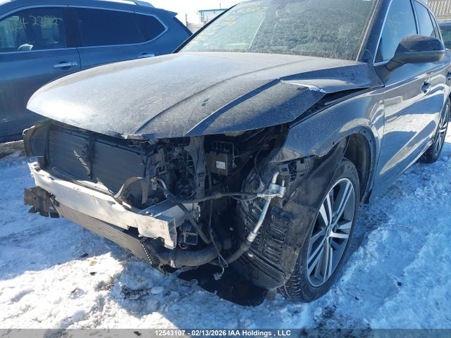WA1FNAFY7J2238149 Audi Q5 Technik S-line