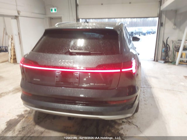 WA1VAAGE6KB023648 Audi E-tron Prestige