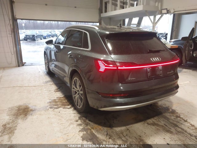 WA1VAAGE6KB023648 Audi E-tron Prestige