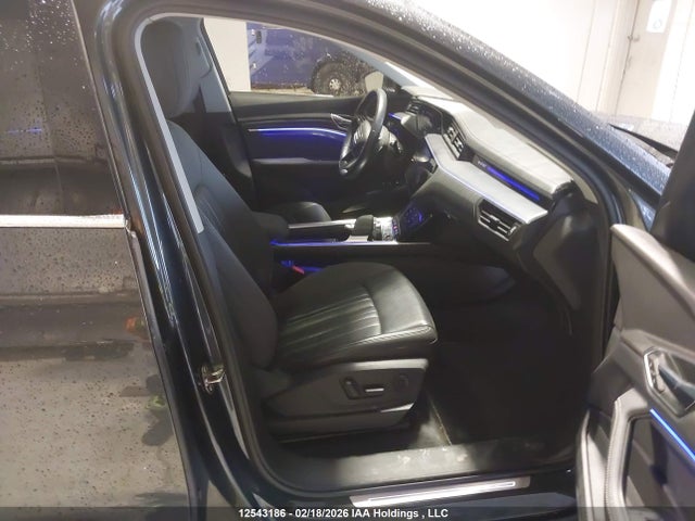 WA1VAAGE6KB023648 Audi E-tron Prestige