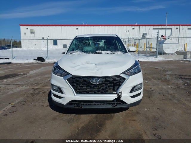 KM8J2CA40MU322889 Hyundai Tucson Essential Awd