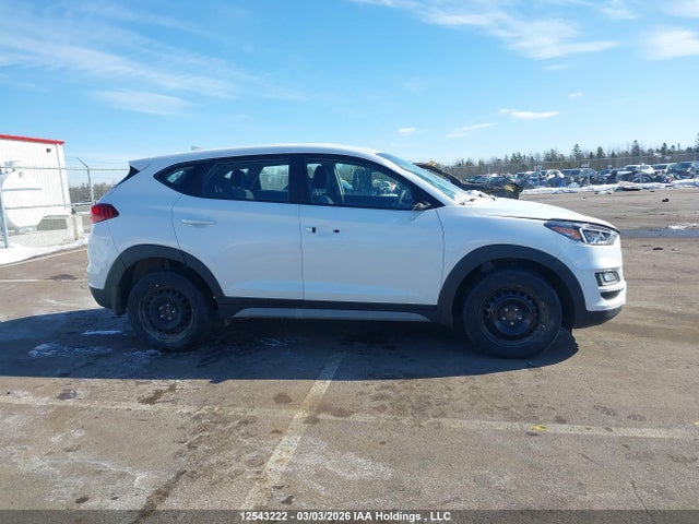 KM8J2CA40MU322889 Hyundai Tucson Essential Awd