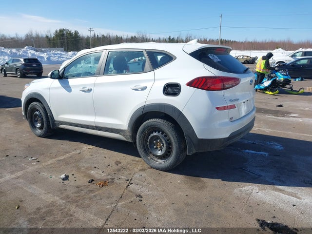 KM8J2CA40MU322889 Hyundai Tucson Essential Awd