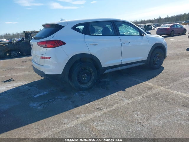 KM8J2CA40MU322889 Hyundai Tucson Essential Awd