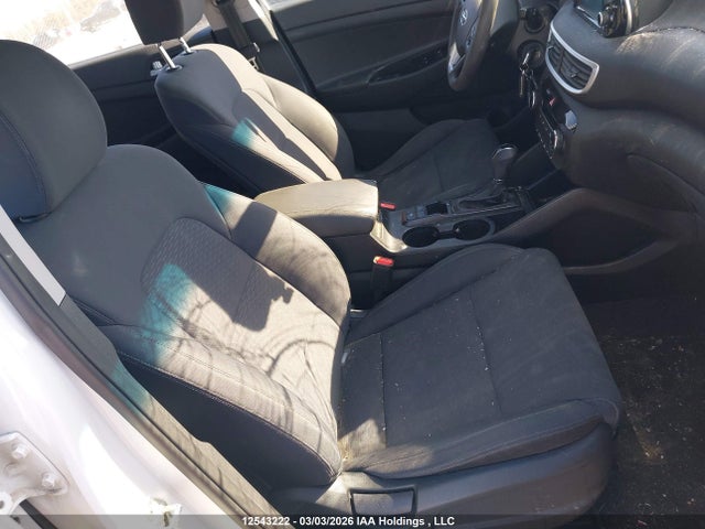 KM8J2CA40MU322889 Hyundai Tucson Essential Awd