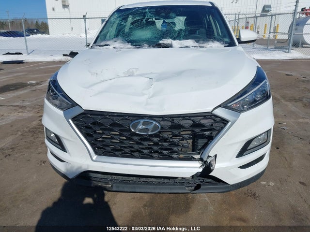 KM8J2CA40MU322889 Hyundai Tucson Essential Awd