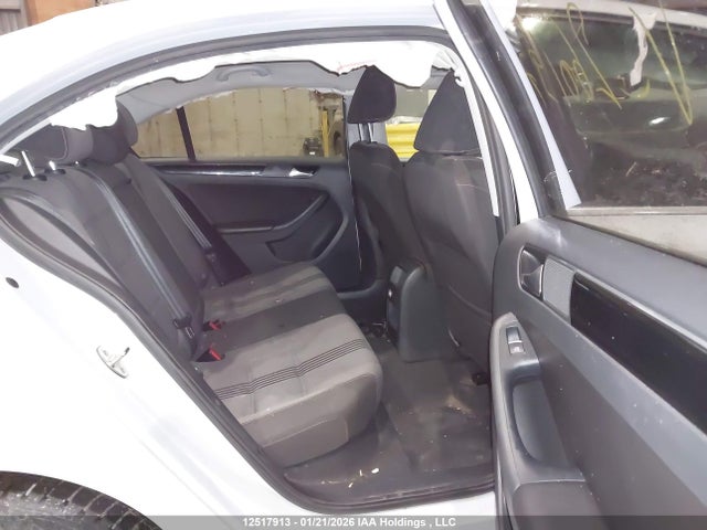 3VWB67AJ9HM260197 Volkswagen Jetta Wolfsburg Edition