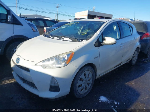 JTDKDTB39E1567184 Toyota PRIUS C