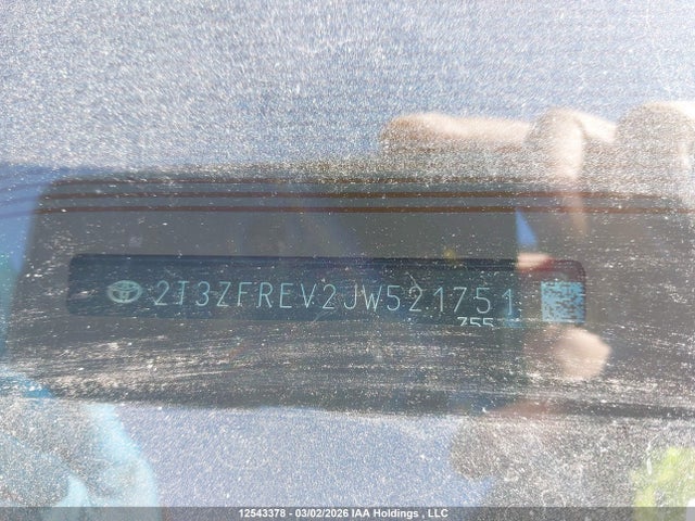 2T3ZFREV2JW521751 Toyota RAV4 LE