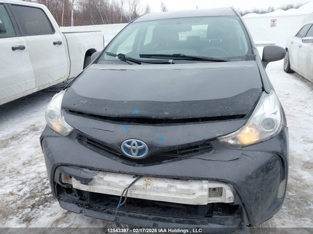 JTDZN3EU8GJ051840 Toyota PRIUS V