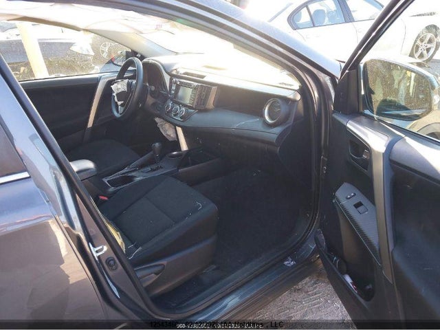 2T3BFREV7FW408726 Toyota RAV4 LE