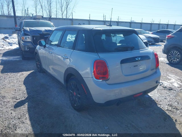 WMWXU1C51G2E16959 Mini 5 Door Cooper