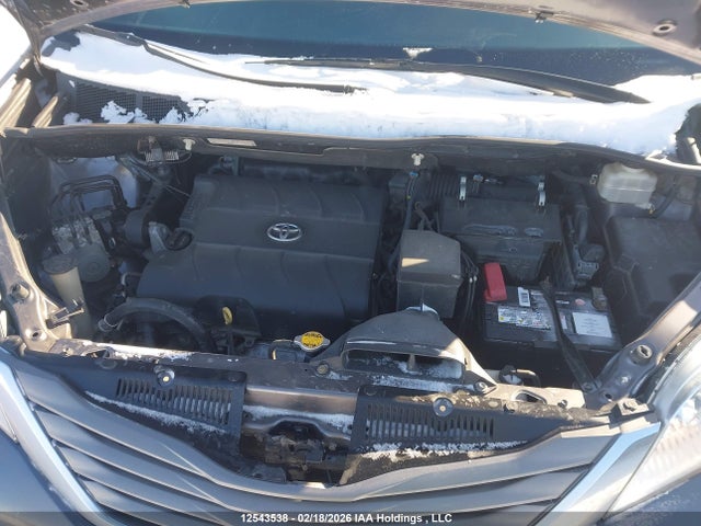 12543538 :رقم المزاد ، 5TDDK3DC5DS068086 vin ، 2013 Toyota Sienna Xle 7 Passenger مزاد بيع