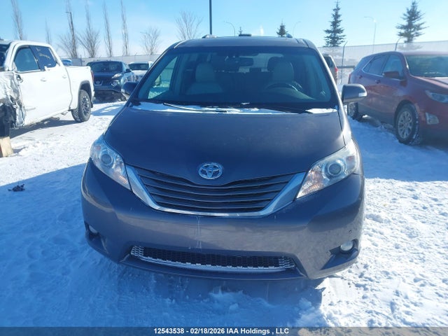 12543538 :رقم المزاد ، 5TDDK3DC5DS068086 vin ، 2013 Toyota Sienna Xle 7 Passenger مزاد بيع