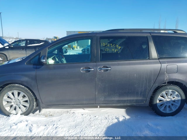 12543538 :رقم المزاد ، 5TDDK3DC5DS068086 vin ، 2013 Toyota Sienna Xle 7 Passenger مزاد بيع
