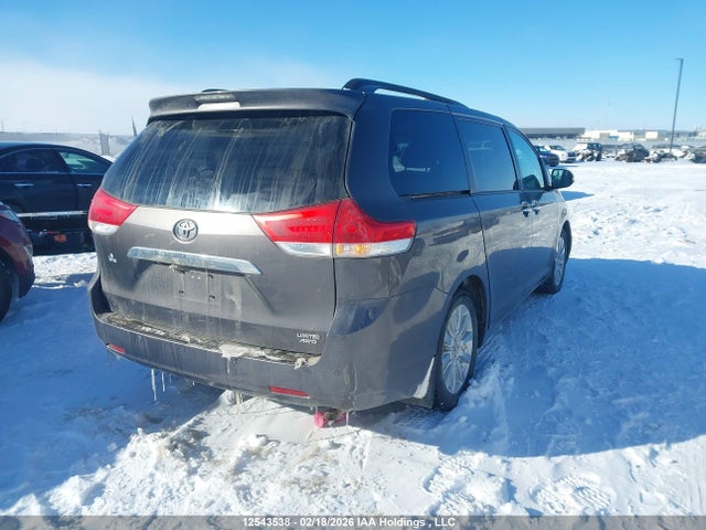 12543538 :رقم المزاد ، 5TDDK3DC5DS068086 vin ، 2013 Toyota Sienna Xle 7 Passenger مزاد بيع